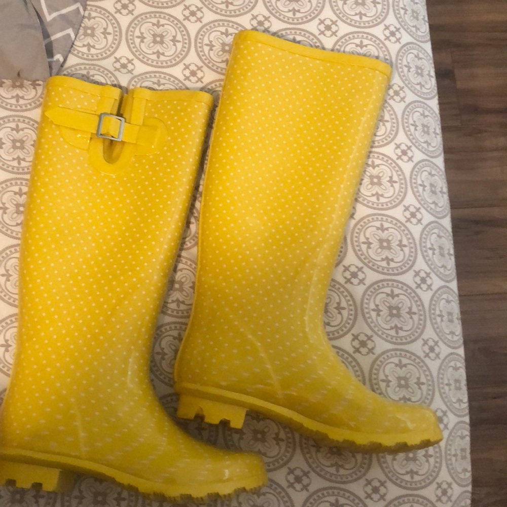 Rain boots